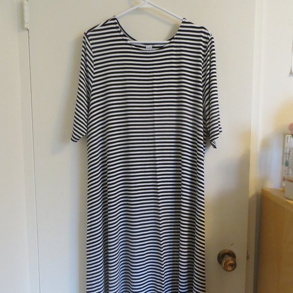 Old Navy Dresses & Skirts - *3/$25* Casual Dress